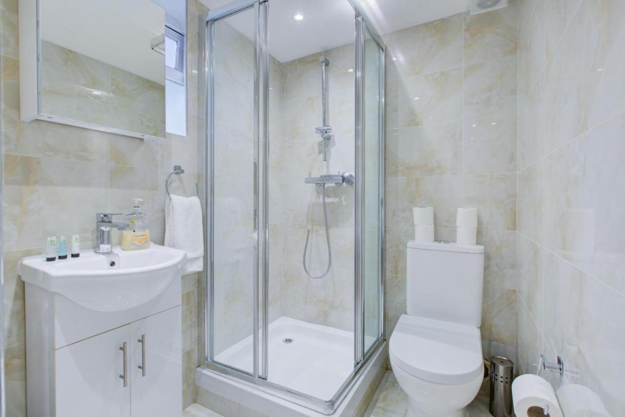 Benqi Apartment Лондон Екстериор снимка